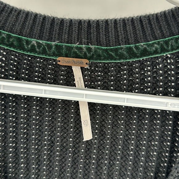 Free People Damsel Sweater Black Bell Sleeve V Neck Rib Knit Boho feminine casua - Picture 2 of 5